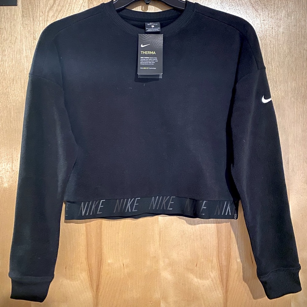 Nike Dry-Fit Therma Cropped Pullover Sweater